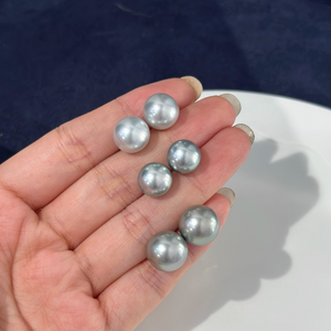 3A 8–11mm Platinum Grey Tahitian Pearl Stud Earrings, Natural Round Sea Pearls in 18K Gold, Mirror Luster Grandma Grey Elegant Jewelry