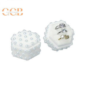 Pearl velvet ring jewelry box
