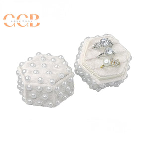 Pearl velvet ring jewelry box