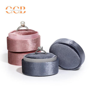 Oval Velvet Small Ring Box