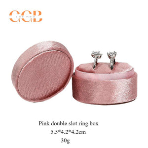 Oval Velvet Small Ring Box