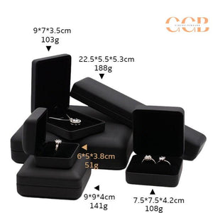 Customised leather-look jewelry box set