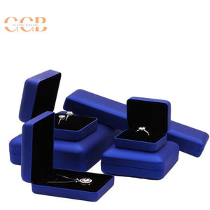 Customised leather-look jewelry box set