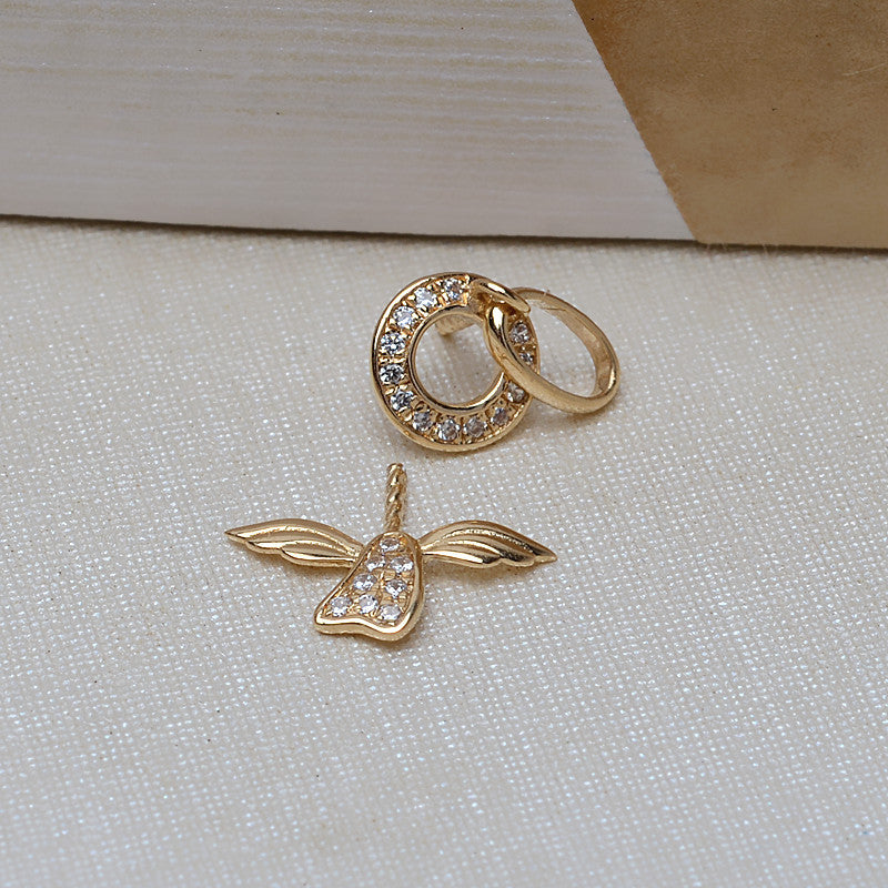 AU750 gold angel through hole pendant