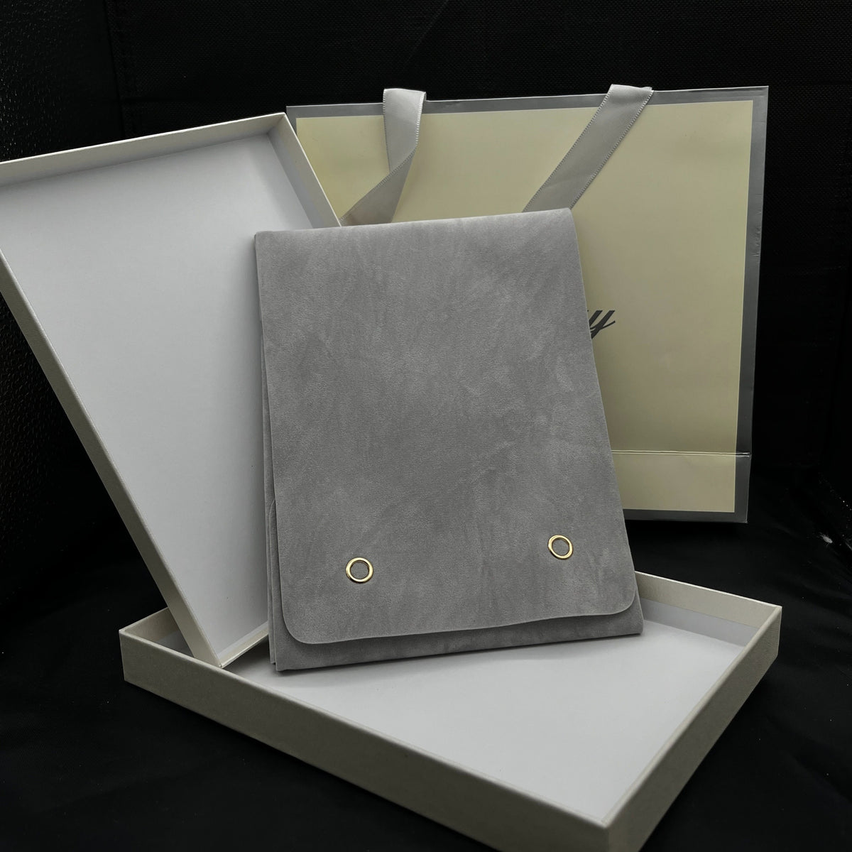 Wholesale Gray Velvet Necklace Pouch