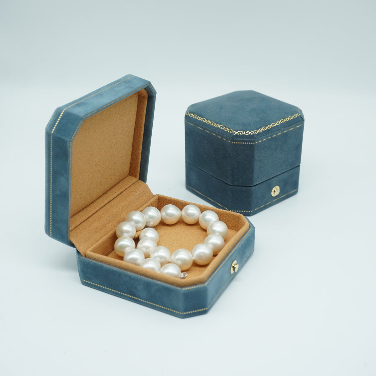 Victorian Style Velvet Ring Box