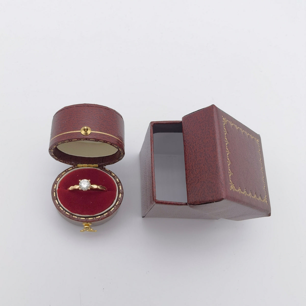 Vintage Style Oval Royal Red Ring Box Handmade