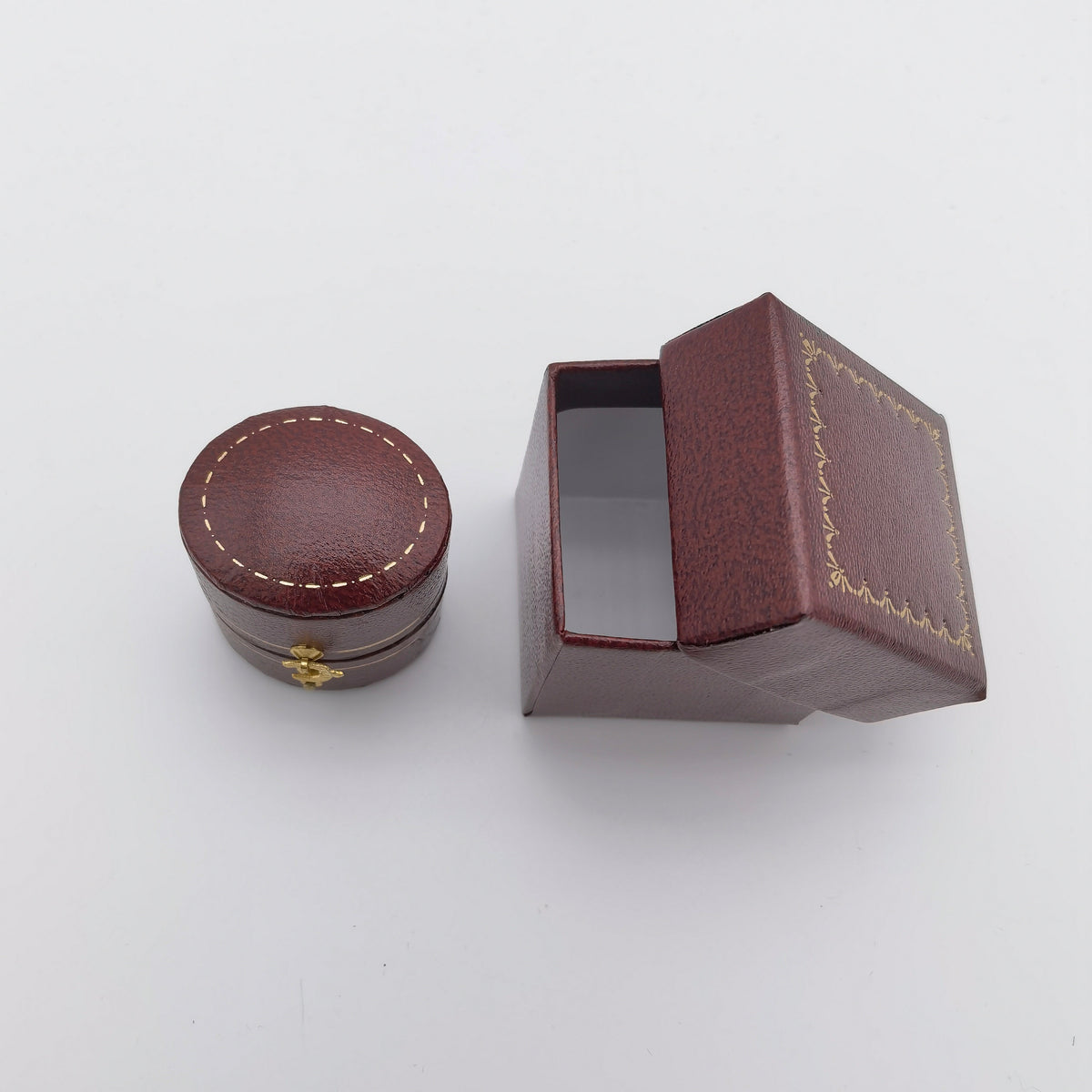 Vintage Style Oval Royal Red Ring Box Handmade