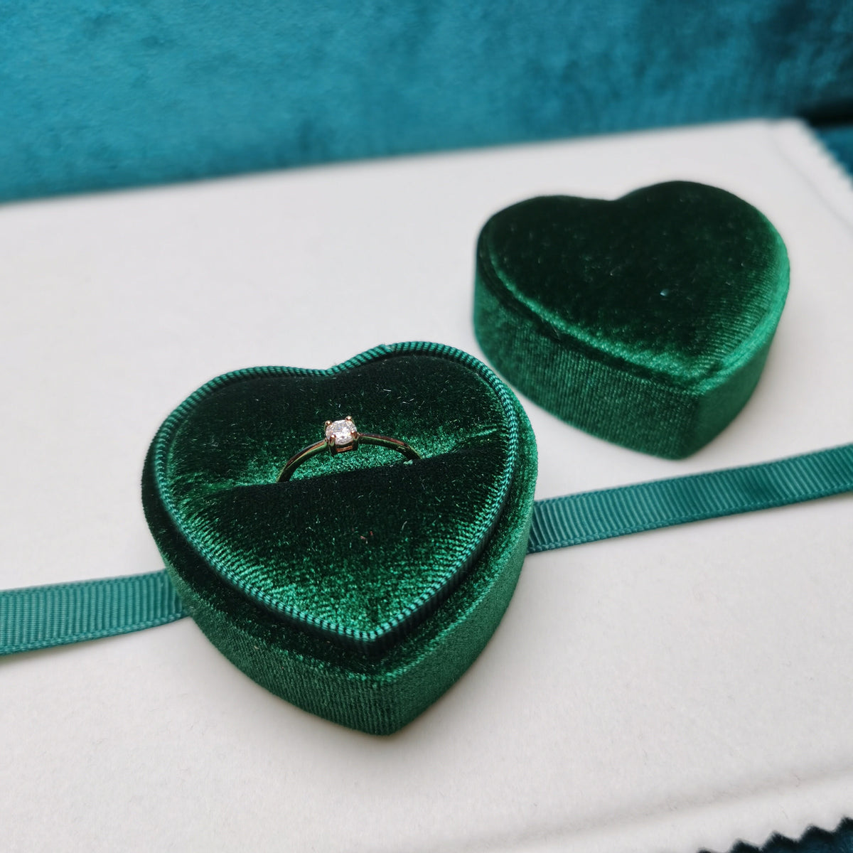 Green Velvet Ring Single Slot Ring Box for Wedding Ceremony