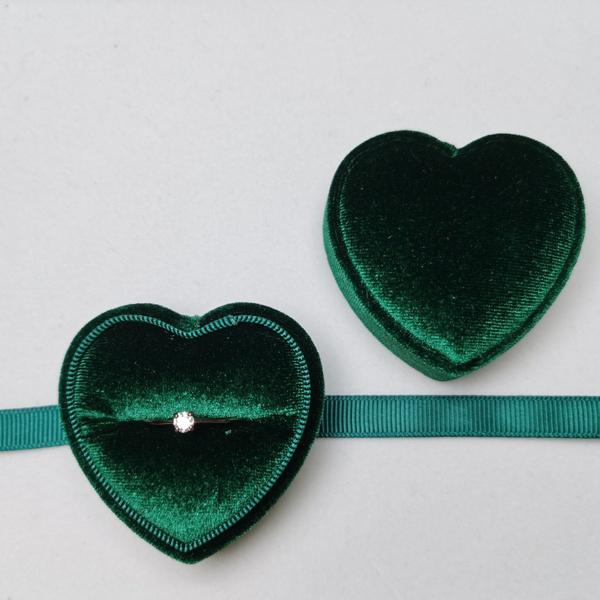 Green Velvet Ring Single Slot Ring Box for Wedding Ceremony