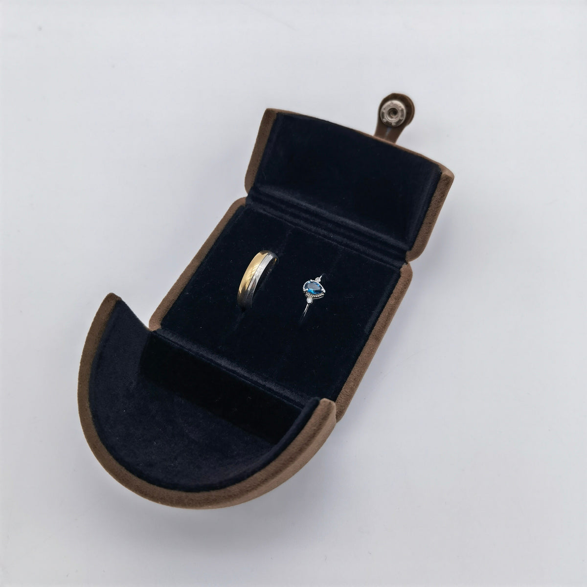 Brown Double Slots Velvet Ring Box