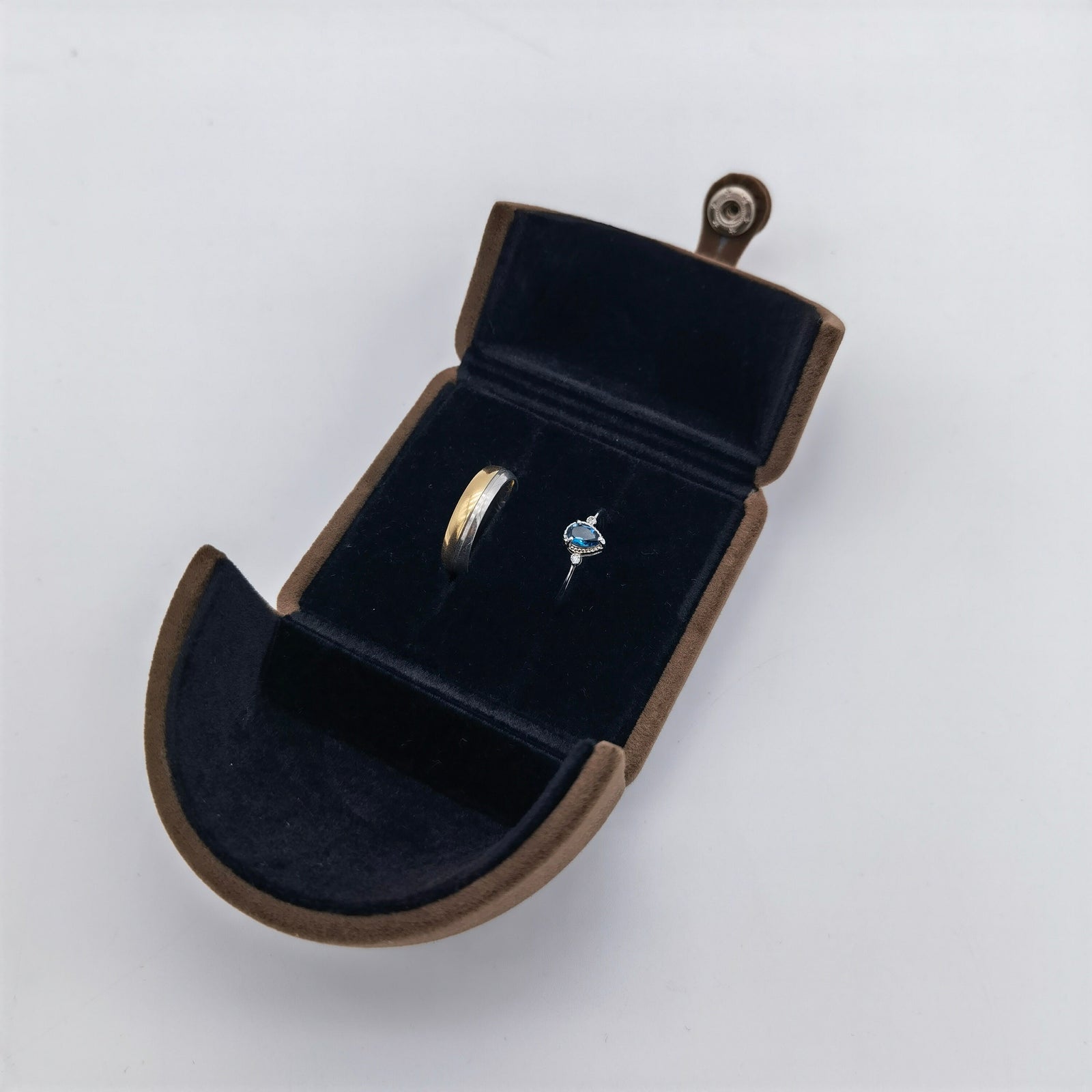 Brown Double Slots Velvet Ring Box