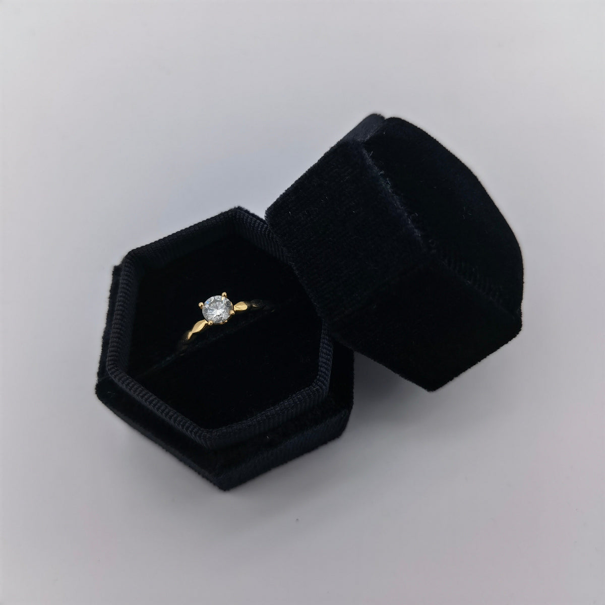 Black Single Slot Velvet Ring Box