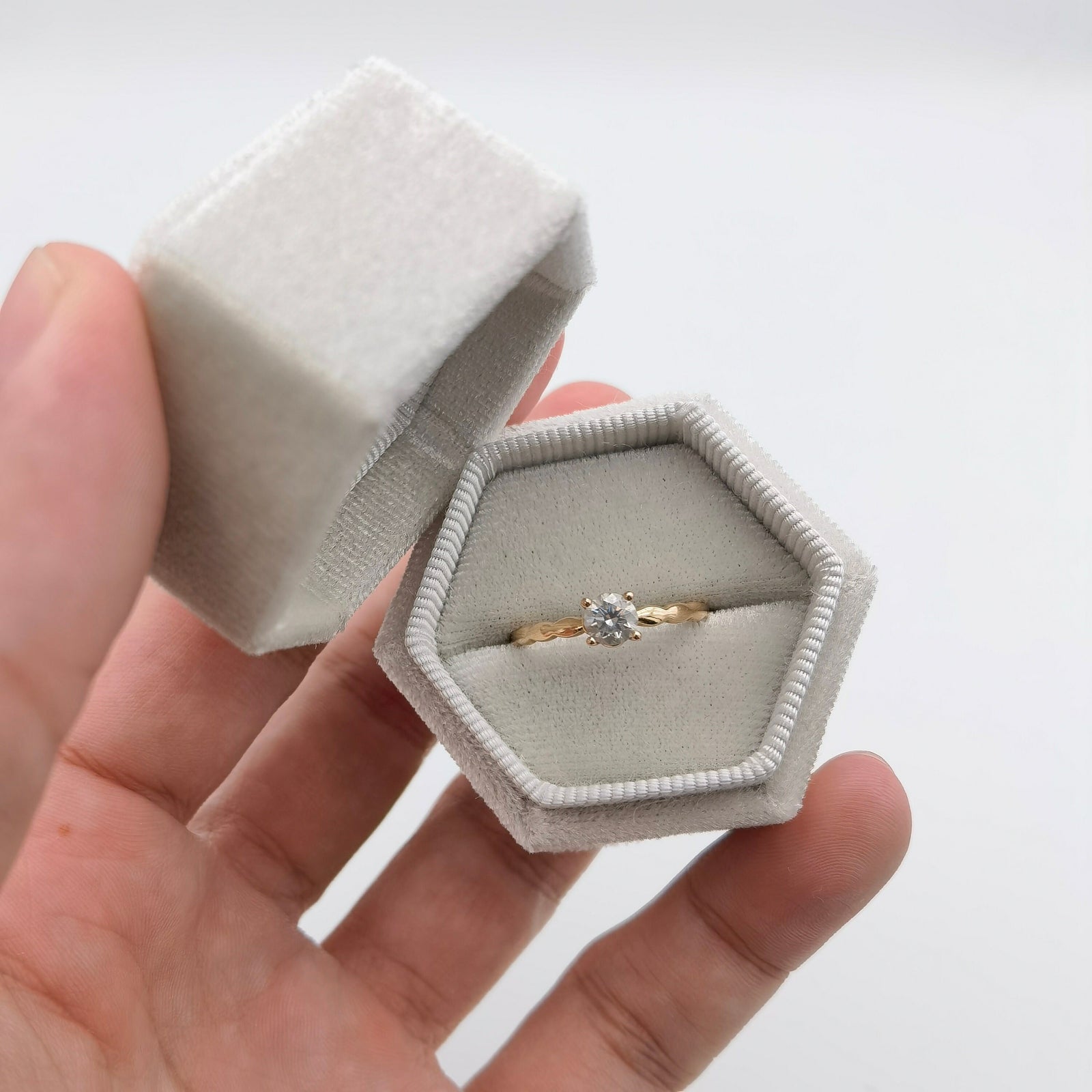 Gray Single Slot Velvet Ring Box