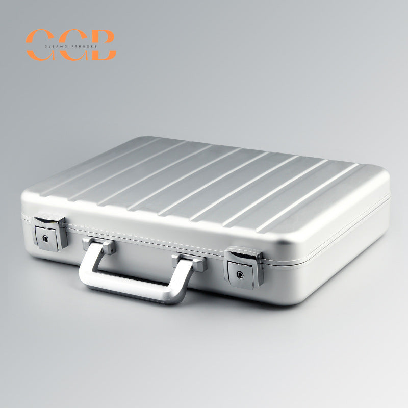 Lockable jewelry box