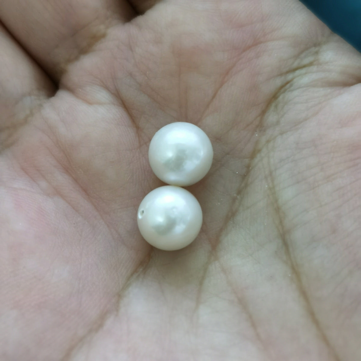 3A One Pair 9-10mm Round White Freshwater Pearls, Half Drilled Loose Pearls, Good Luster Pearls for DIY Earrings or Jewelry Making