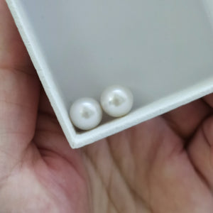 3A One Pair 9-10mm Round White Freshwater Pearls, Half Drilled Loose Pearls, Good Luster Pearls for DIY Earrings or Jewelry Making