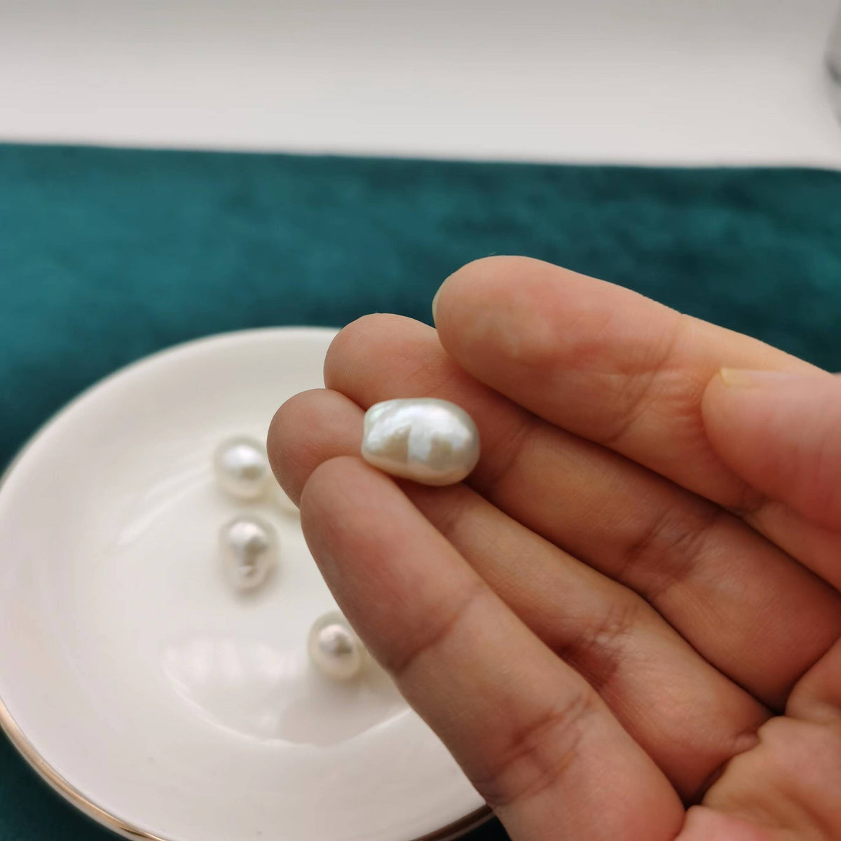 4A 1pc 10-11mm Small White Baroque Droplet Pearl