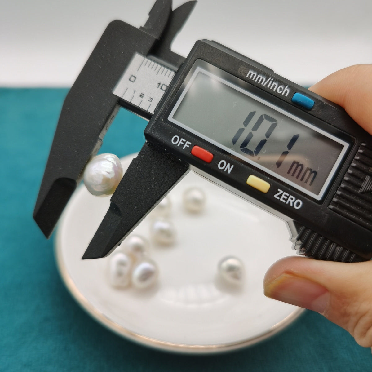 4A 1pc 10-11mm Small White Baroque Droplet Pearl