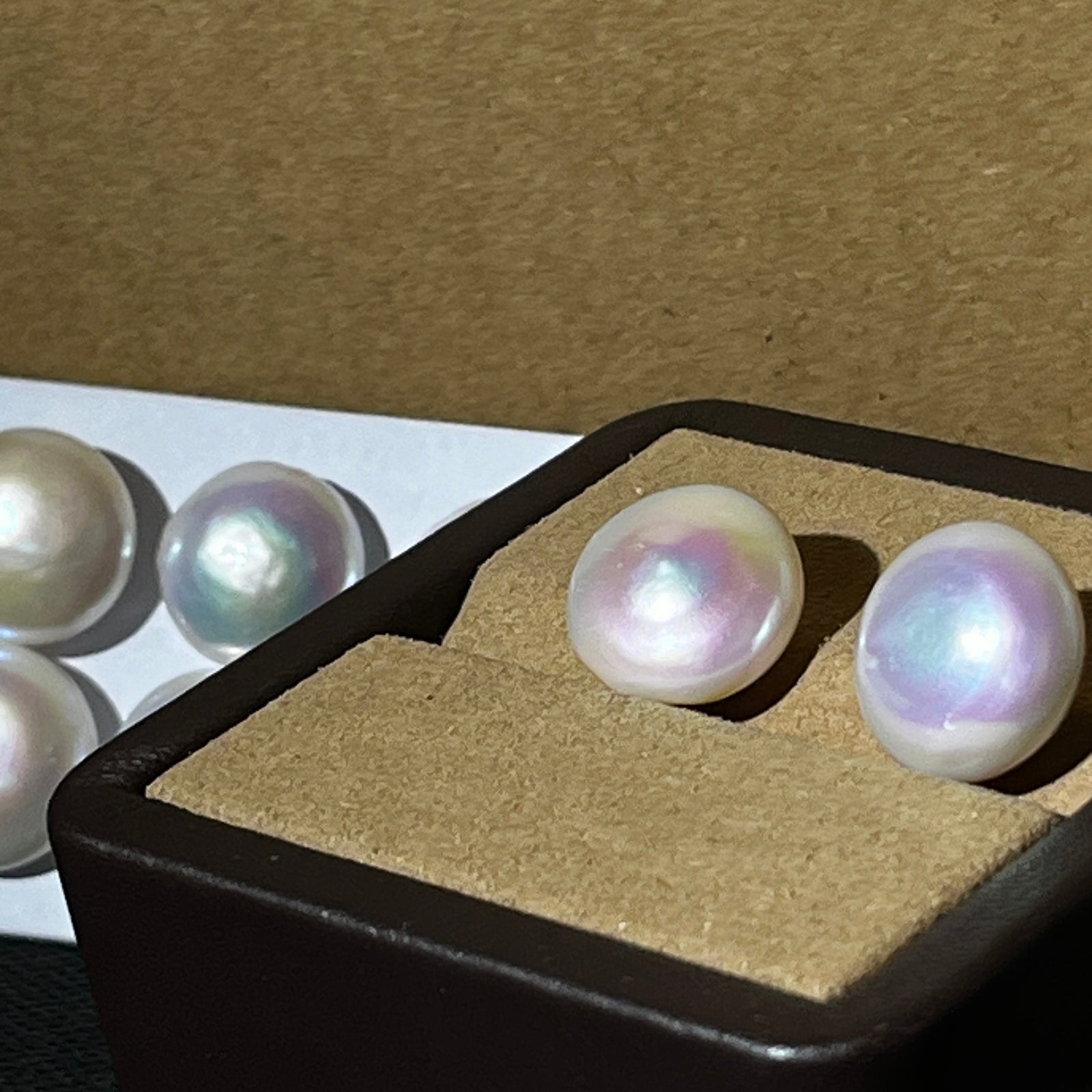 4A 2pcs 15-16mm White Coin Baroque Freshwater Pearls