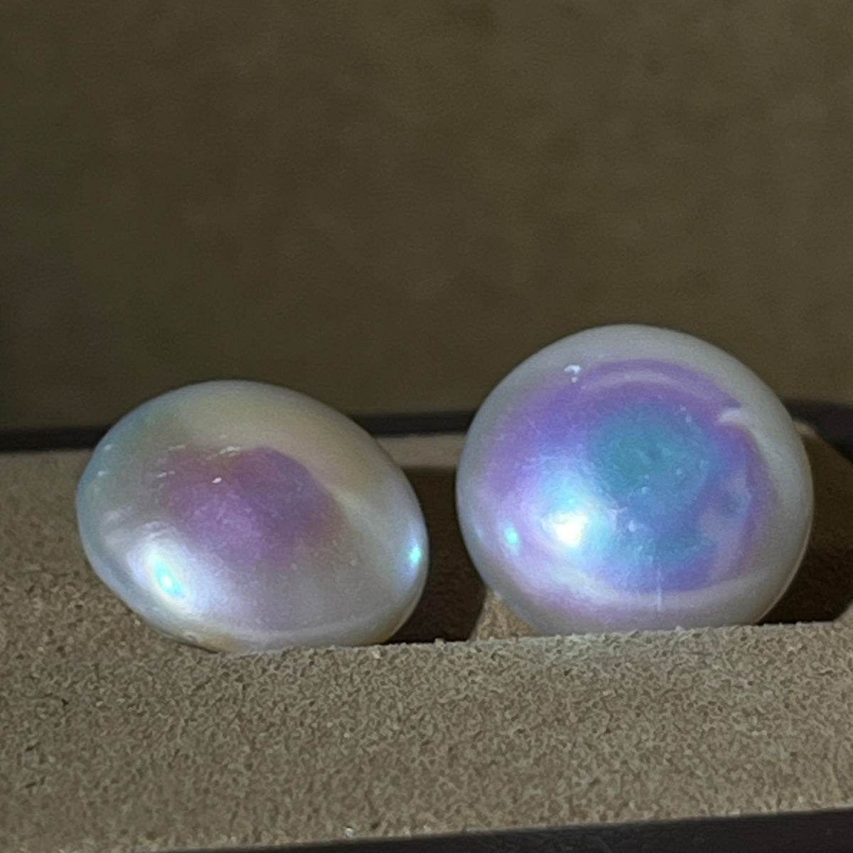 4A 2pcs 15-16mm White Coin Baroque Freshwater Pearls