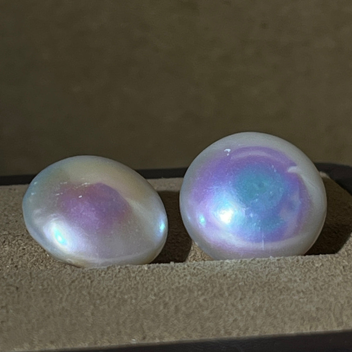 4A 2pcs 15-16mm White Coin Baroque Freshwater Pearls