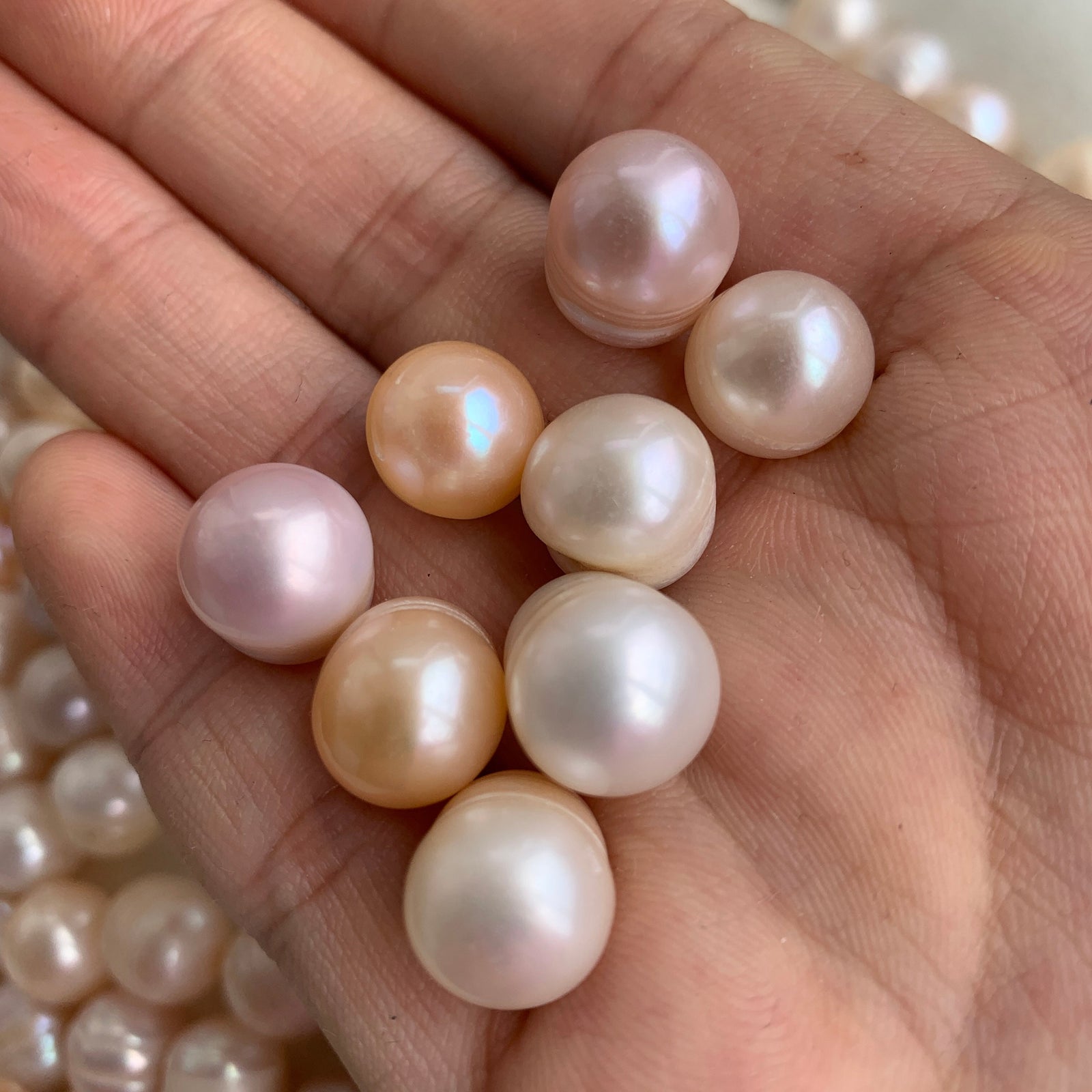 1A 1pc 10-12mm White Pinkish Round Pearl