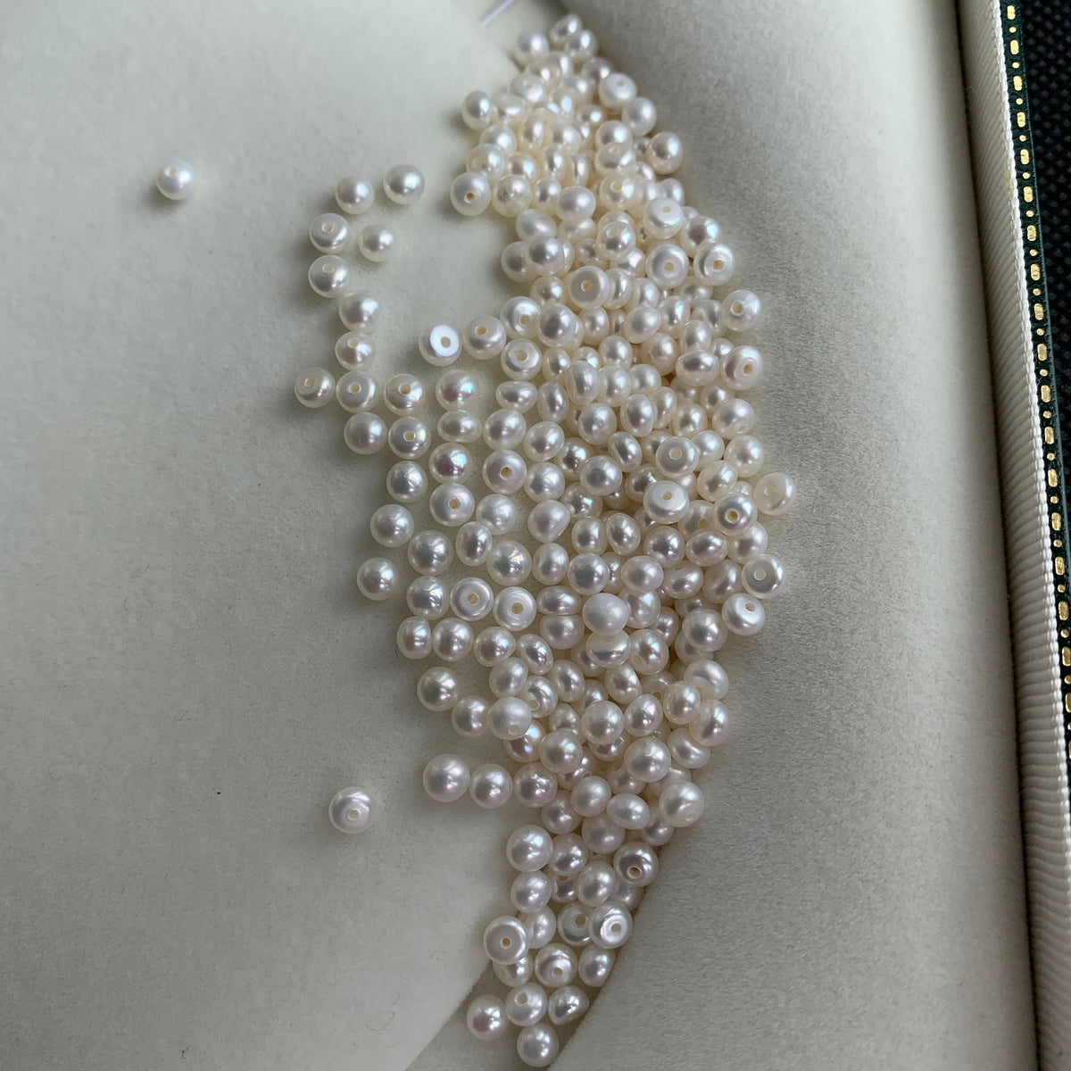 5A 1pc 4-4.5mm White Button Pearl