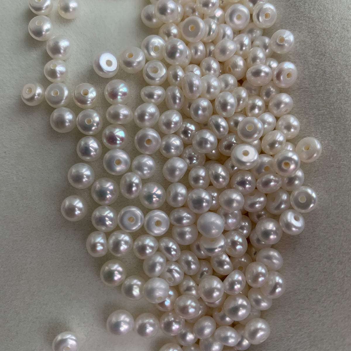 5A 1pc 4-4.5mm White Button Pearl