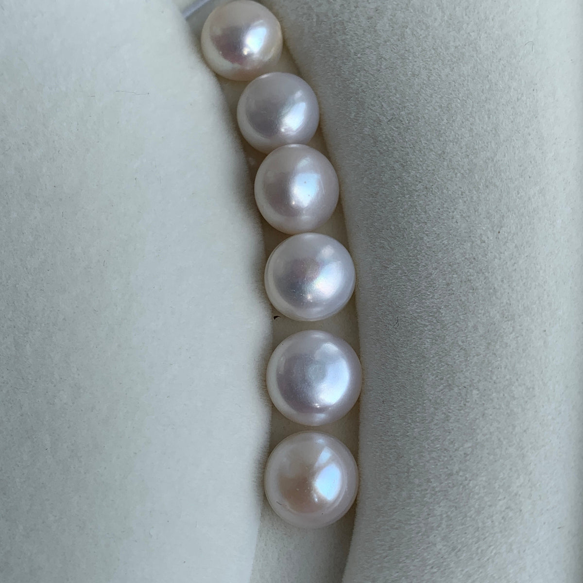 2A 1pc 10-11mm White Button Pearls