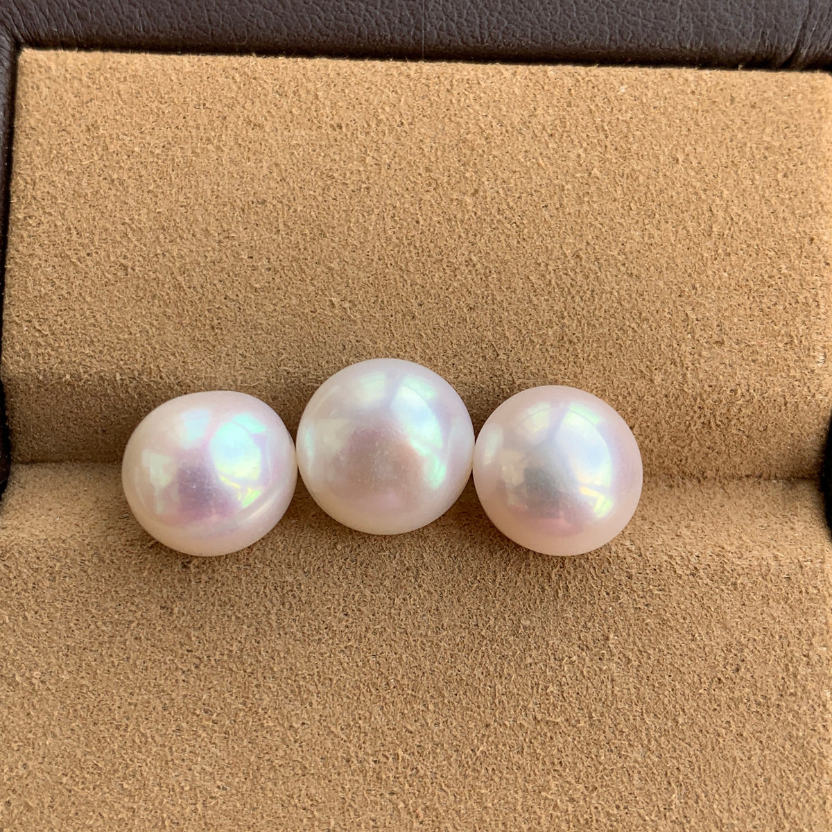 2A 1pc 10-11mm White Button Pearls