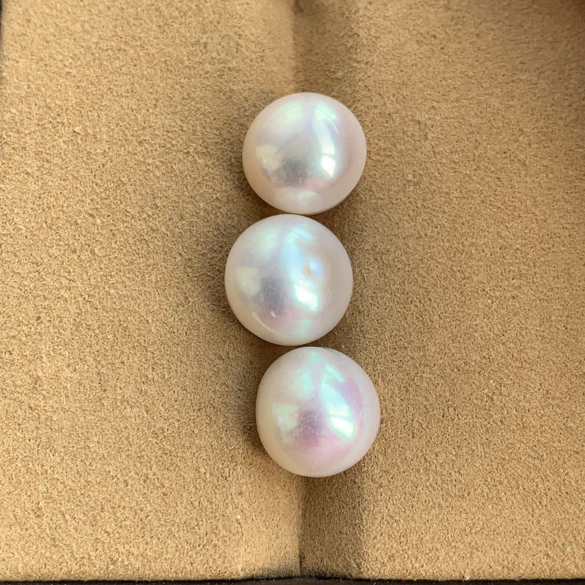 2A 1pc 10-11mm White Button Pearls
