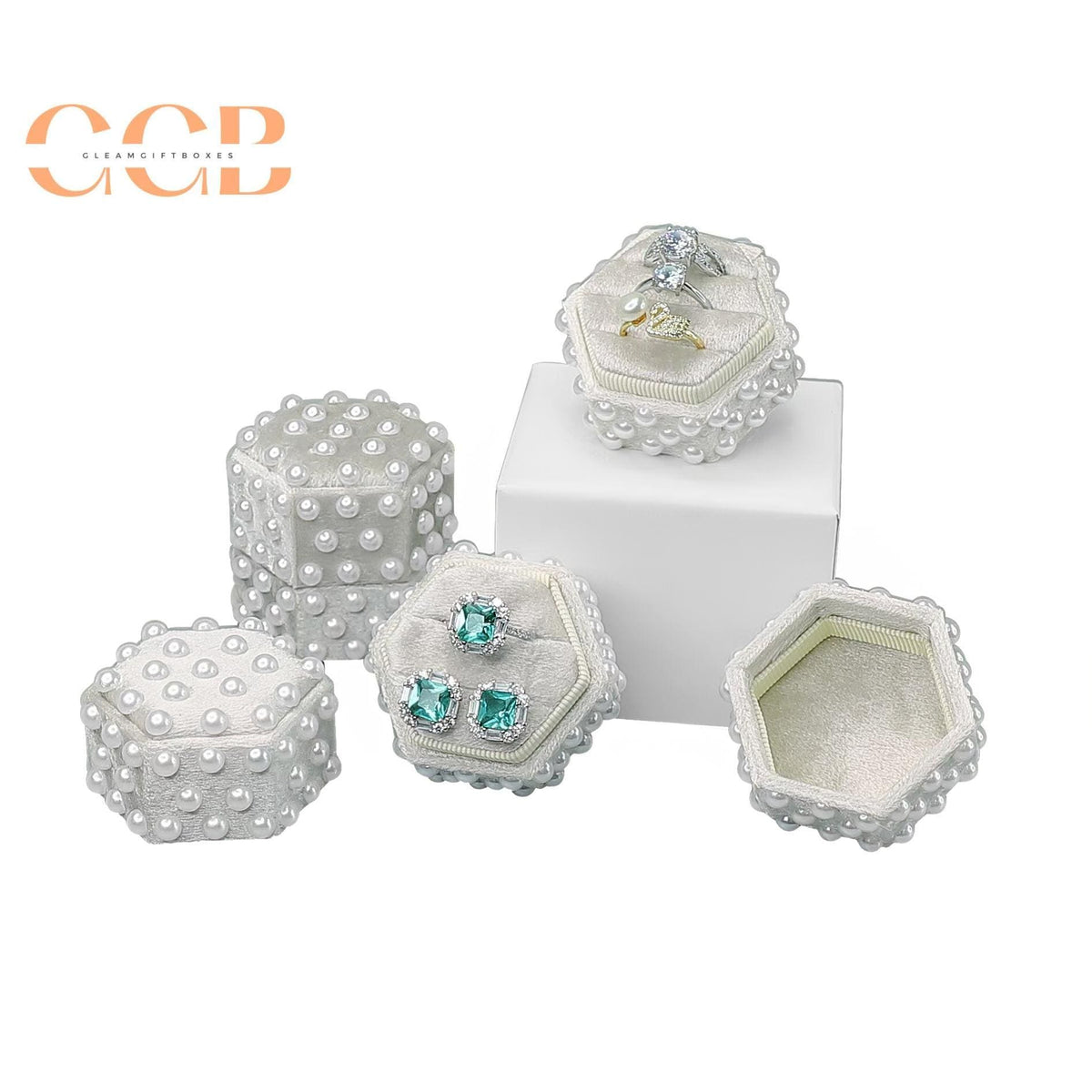 Pearl velvet ring jewelry box