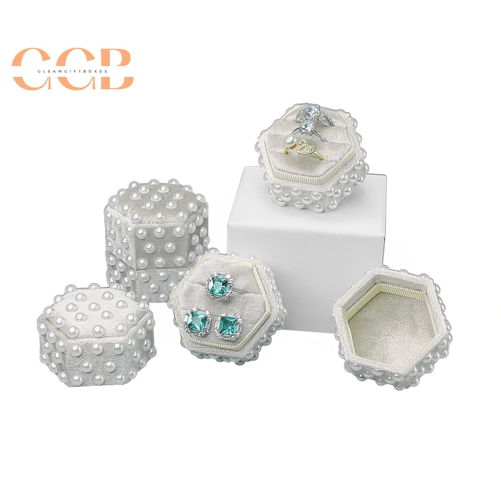 Pearl velvet ring jewelry box