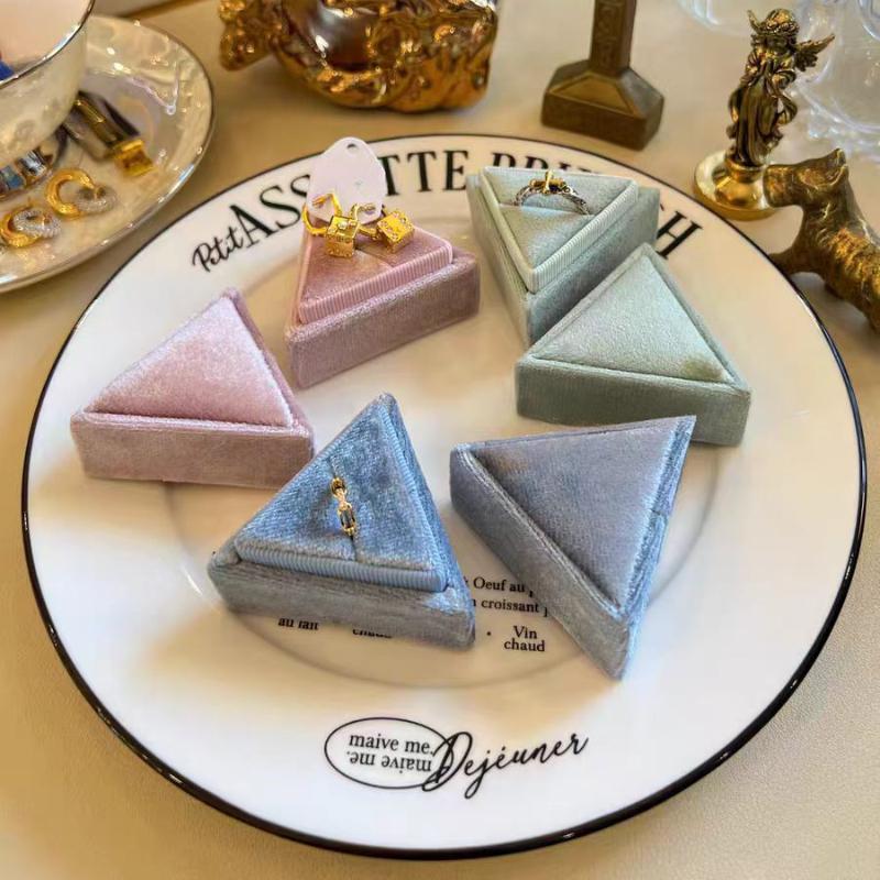 Variety Color Triangle Velvet Ring Box