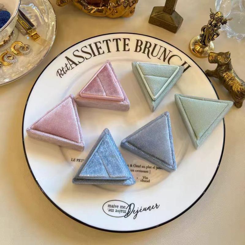 Variety Color Triangle Velvet Ring Box