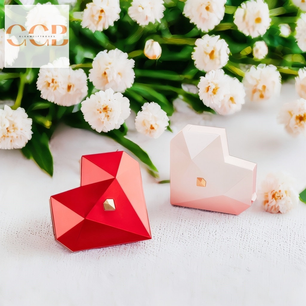 Pop-up ring heart-shaped jewelry box