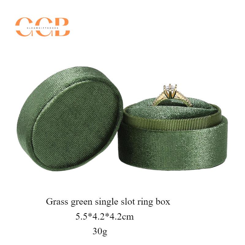 Oval Velvet Small Ring Box