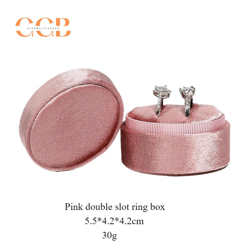 Oval Velvet Small Ring Box