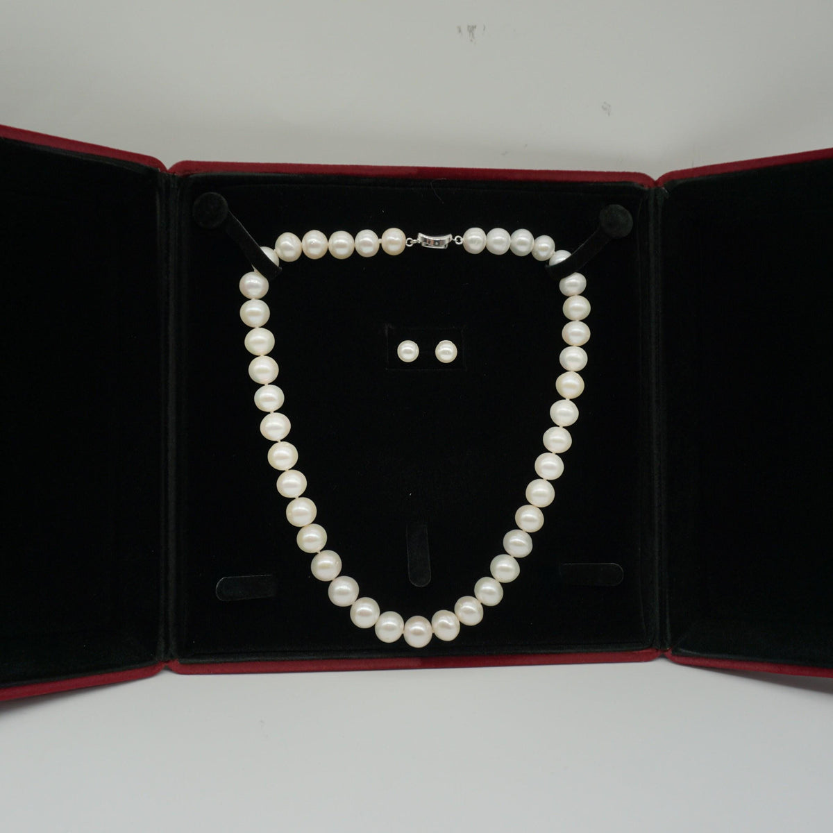 Red velvet necklace earring ring jewelry box