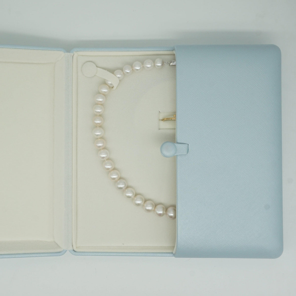 Sky blue velvet pearl necklace box
