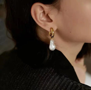 Baroque Pearl Hoops Earrings