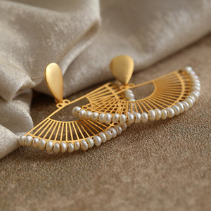 Braided rice pearl fan earrings