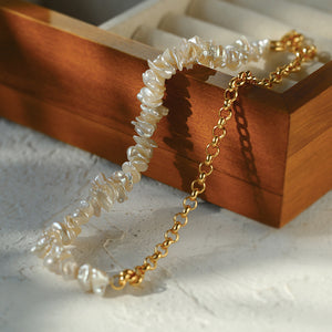 Retro Baroque Scattered Pearl Chain