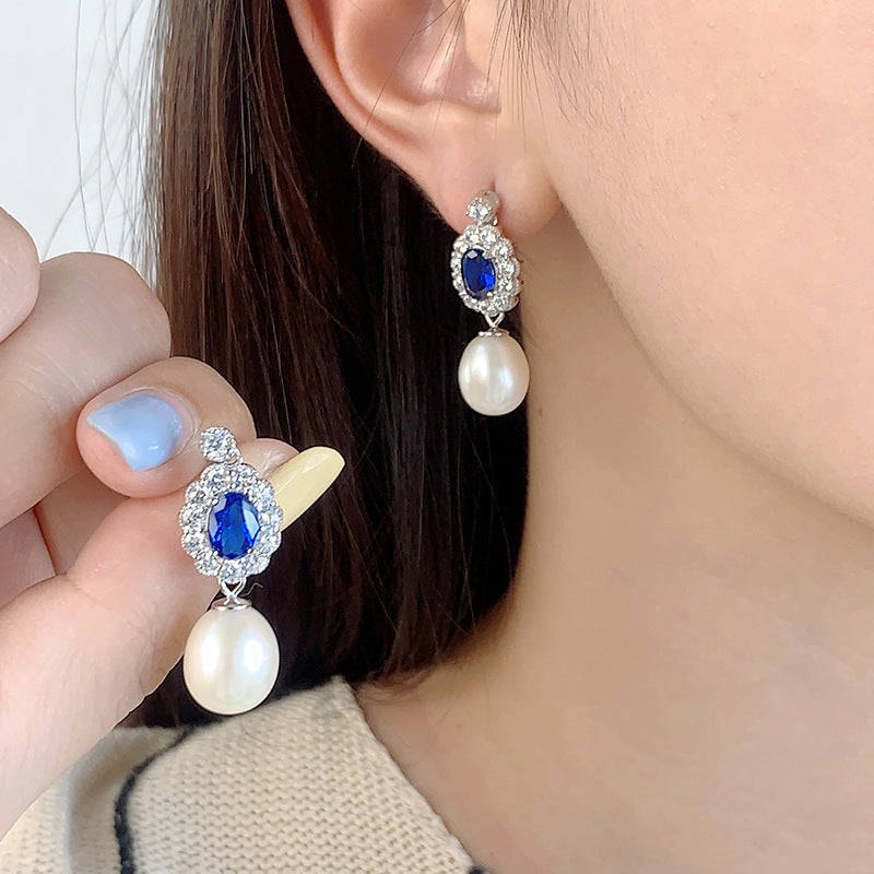 Dainty style earring settings