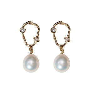 Vintage style circle pearl earrings