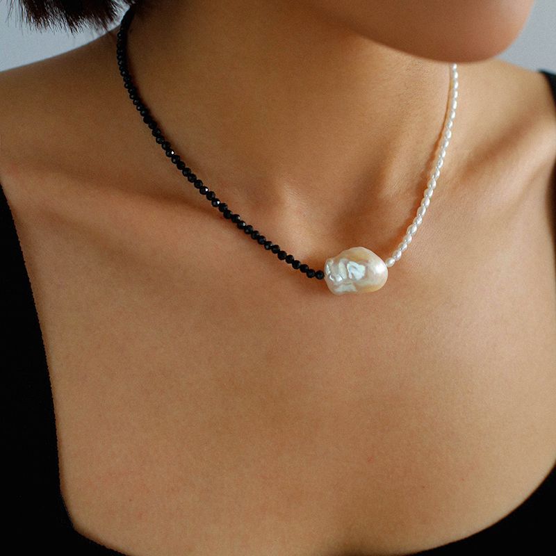 Baroque Pearl Spliced Black Spinal Clavicle Chain