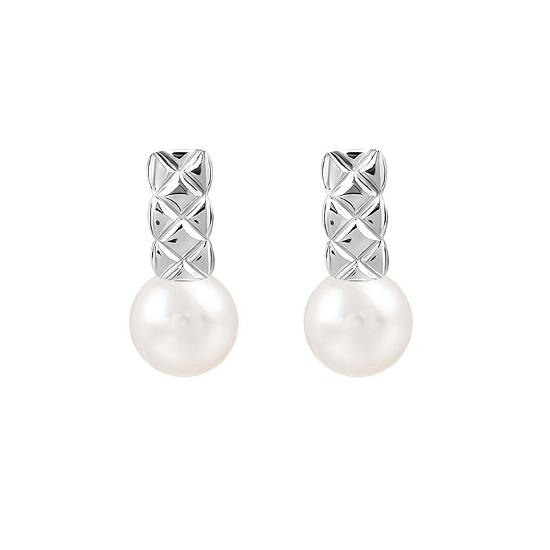 Diamond pattern earring settings