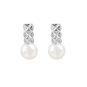 Diamond pattern earring settings