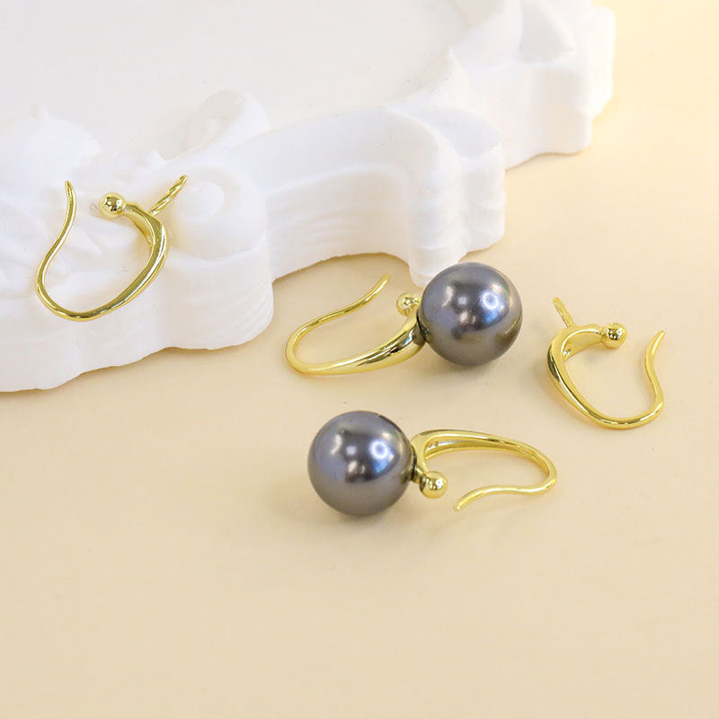 C-shaped earrings settings